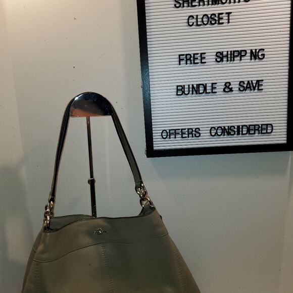 COACH LARGE GREY LEATHER 3 COMPARTMENT SAT⦠- Picture 3 of 9